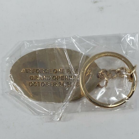 Air Force One Pavilion Grand Opening Key Chain Ronald Reagan New October 2005 - Picture 10 of 12